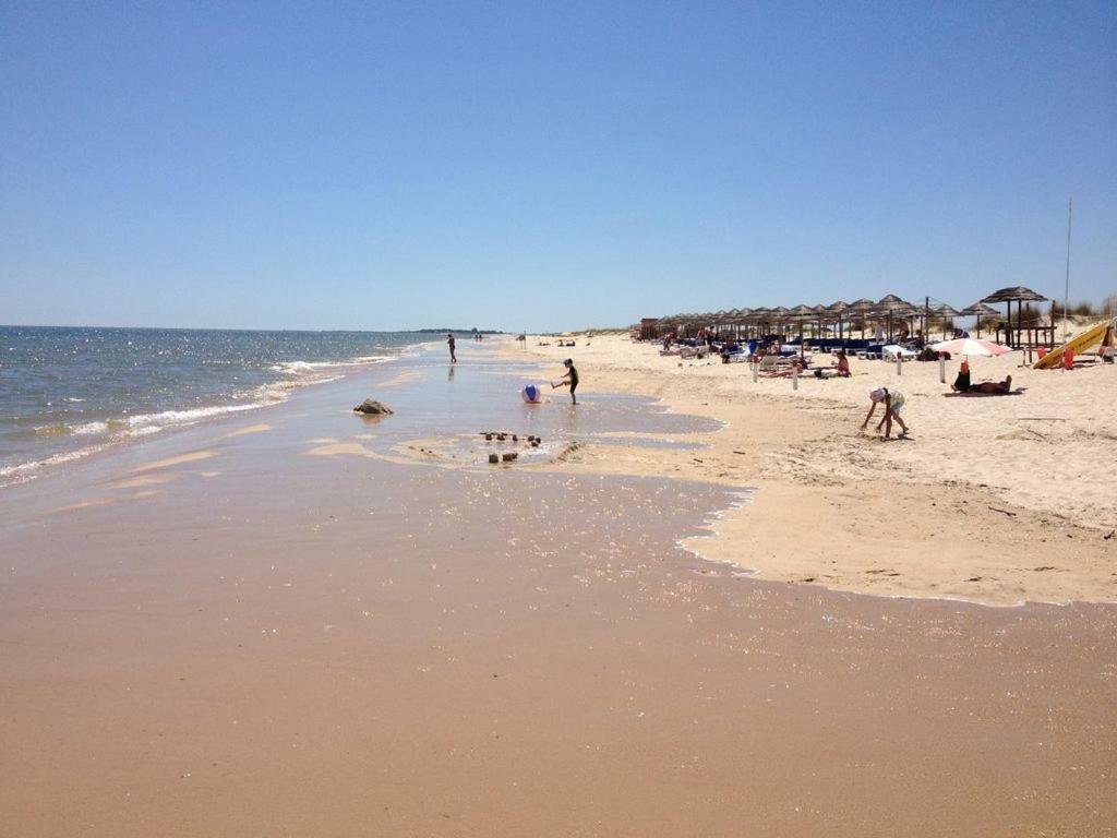 Golden Beach Apartment, Cabanas - Rua Das Giestas Lote 4 J كاباناس تْدي تافيرا المظهر الخارجي الصورة