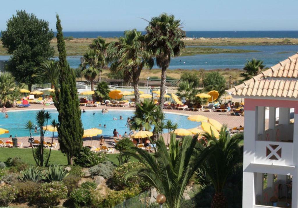 Golden Beach Apartment, Cabanas - Rua Das Giestas Lote 4 J كاباناس تْدي تافيرا المظهر الخارجي الصورة
