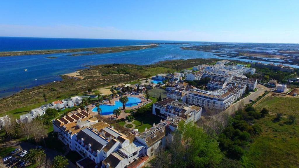 Golden Beach Apartment, Cabanas - Rua Das Giestas Lote 4 J كاباناس تْدي تافيرا المظهر الخارجي الصورة